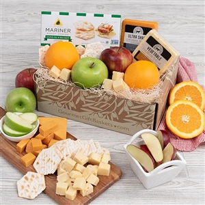 Gift box of 4 pieces of orchard fruit and gourmet cheeses.
